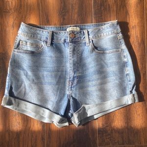 Forever 21 size 29 curvy fit women’s denim shorts